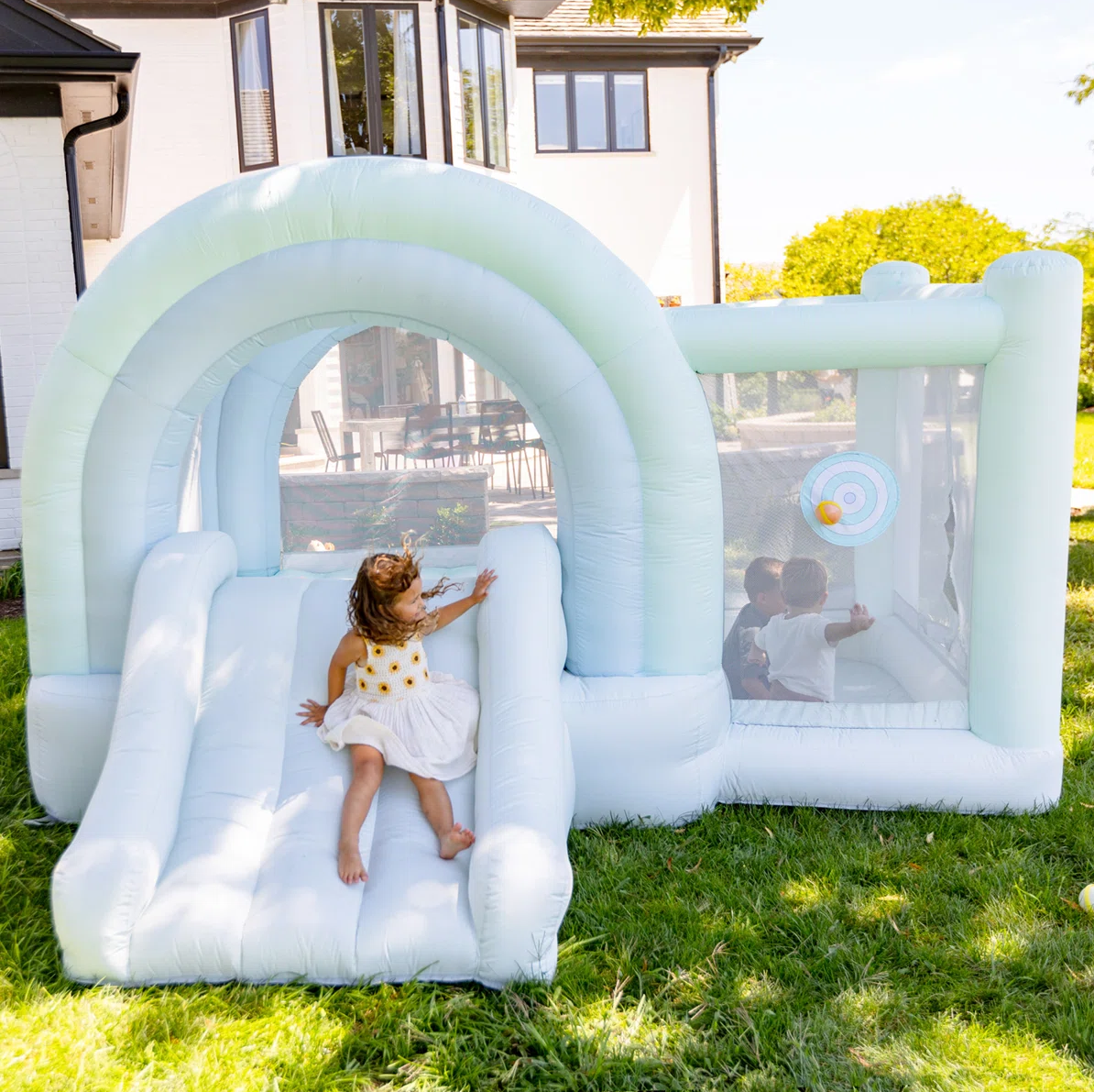 Ultimate Daydreamer Mist Bounce House