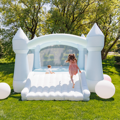 DayDreamer Party Castle Mist Bounce House
